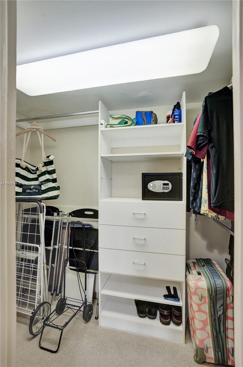 TOWERS OF KEY BISCAYNE CO - Residential