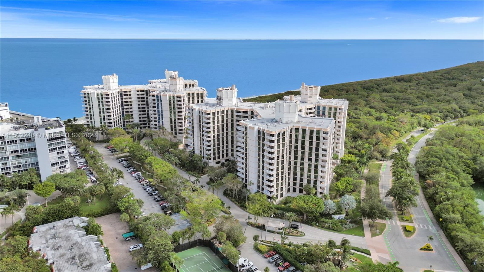 TOWERS OF KEY BISCAYNE CO - Residential