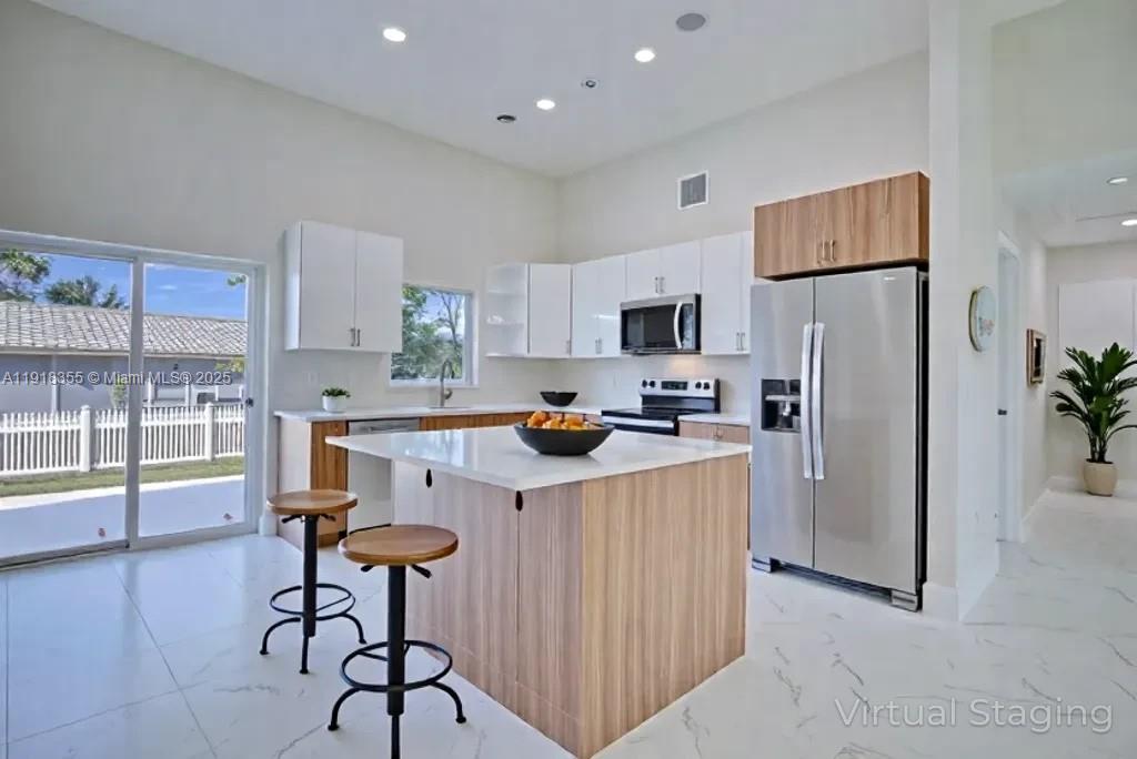 AVON PARK LAKES - Residential