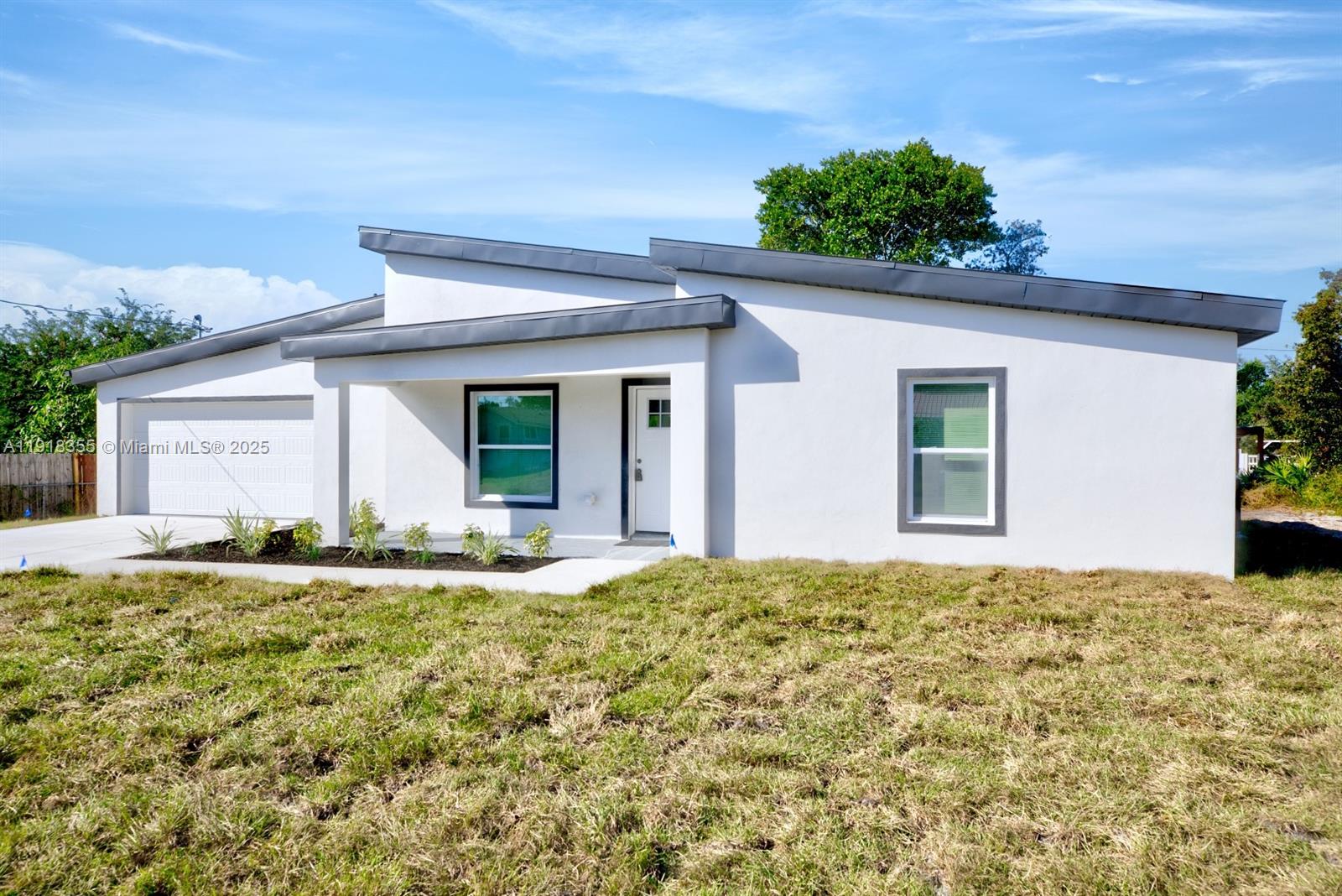 AVON PARK LAKES - Residential