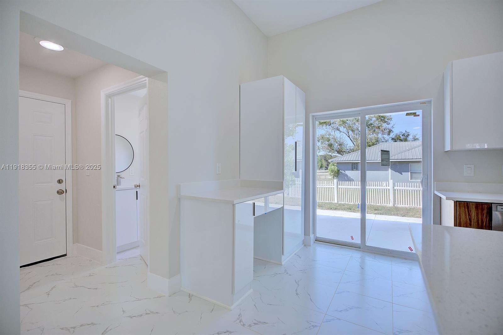 AVON PARK LAKES - Residential