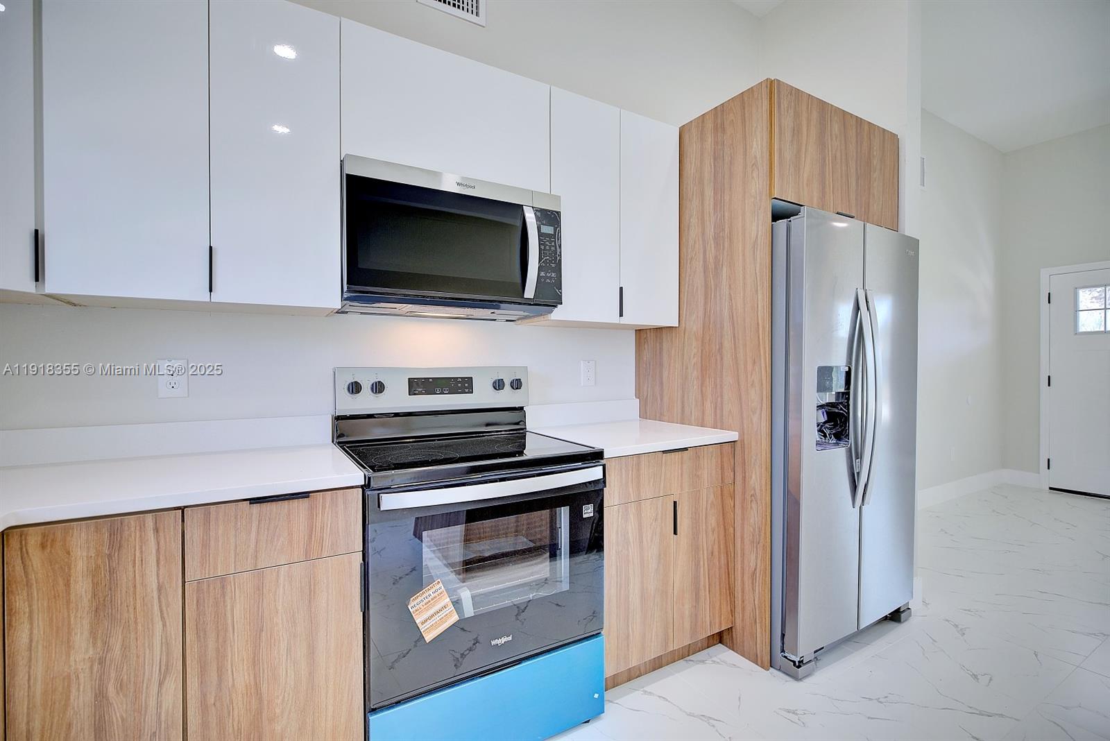 AVON PARK LAKES - Residential