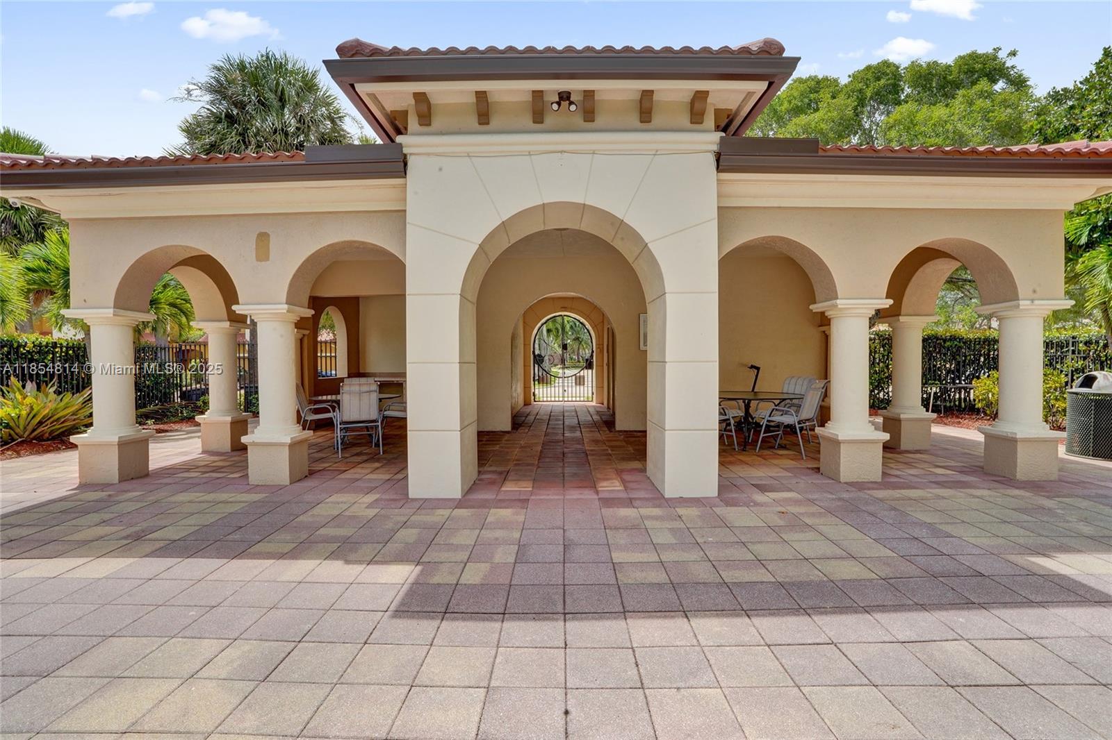 HERON BAY SOUTH - Residential