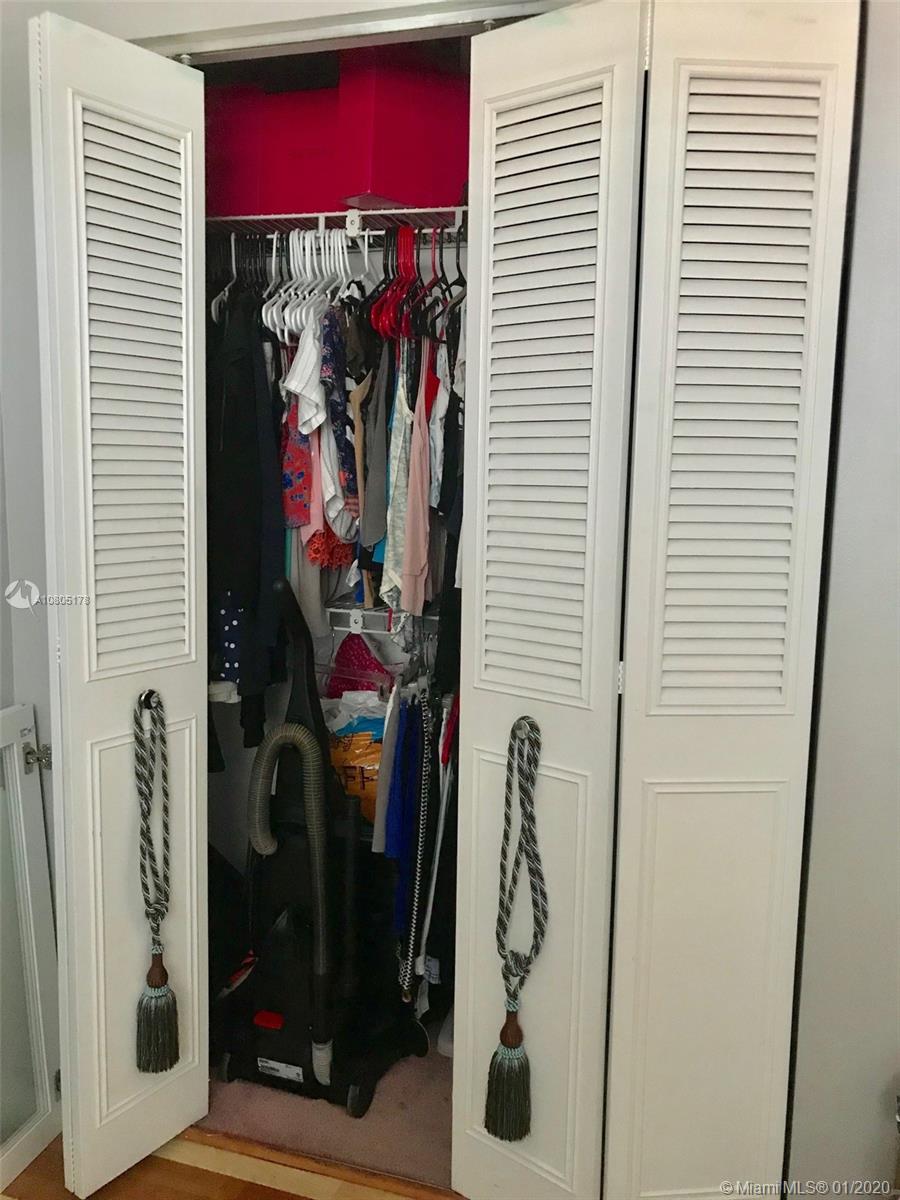 TERRA LAKE VILLAS CONDO - Residential Lease