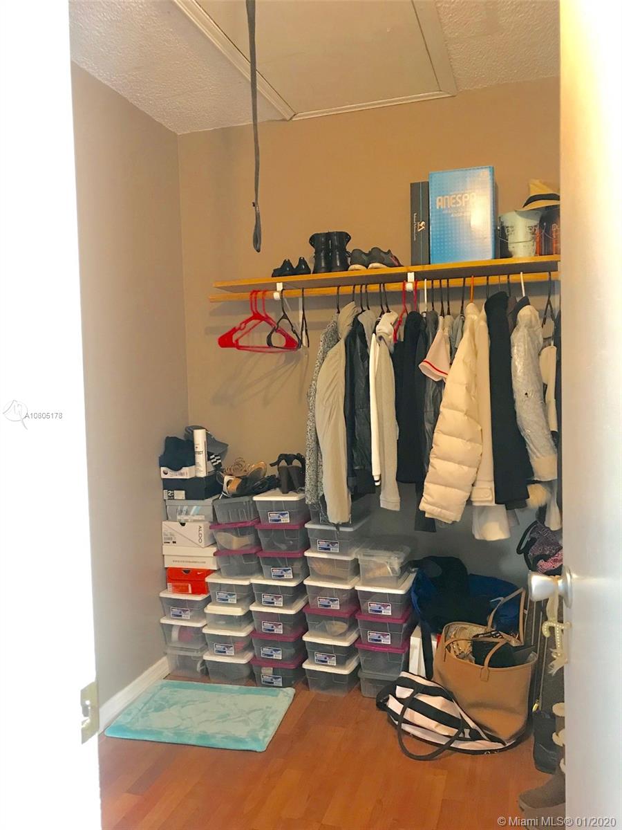 TERRA LAKE VILLAS CONDO - Residential Lease