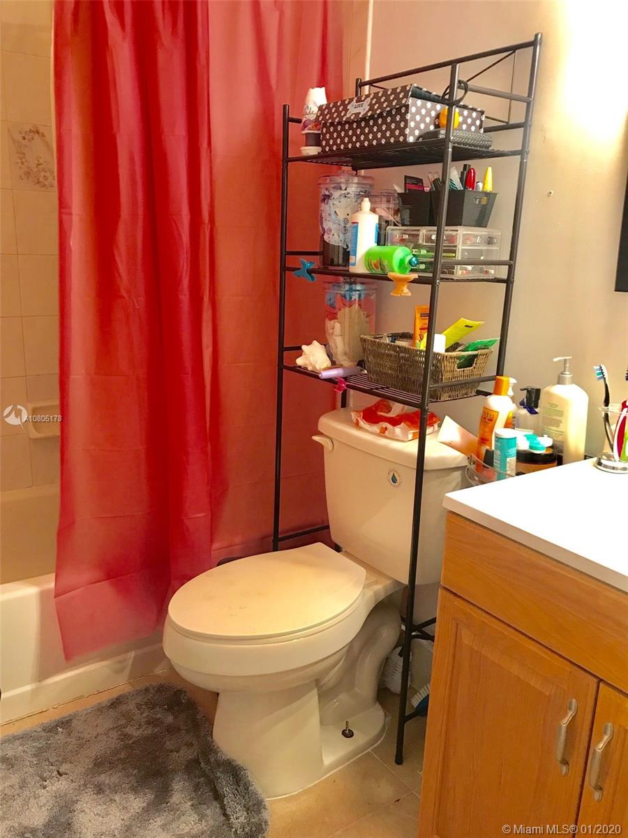 TERRA LAKE VILLAS CONDO - Residential Lease