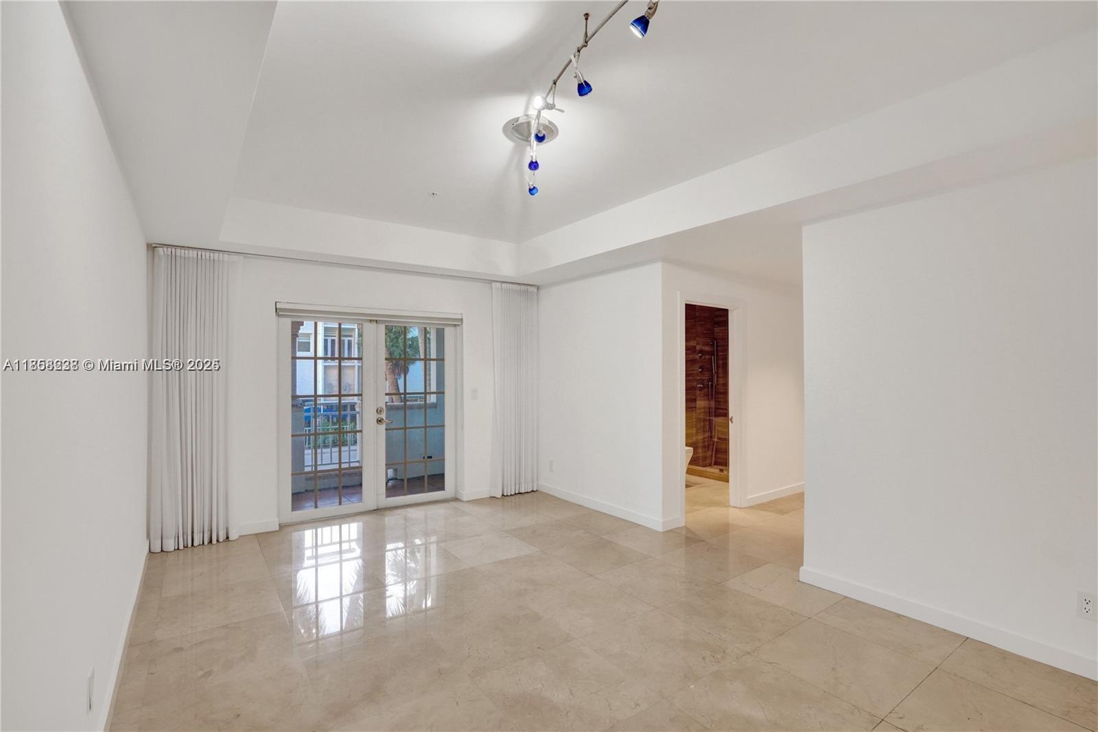 THE THS AT SUNSET HARBOUR - Residential