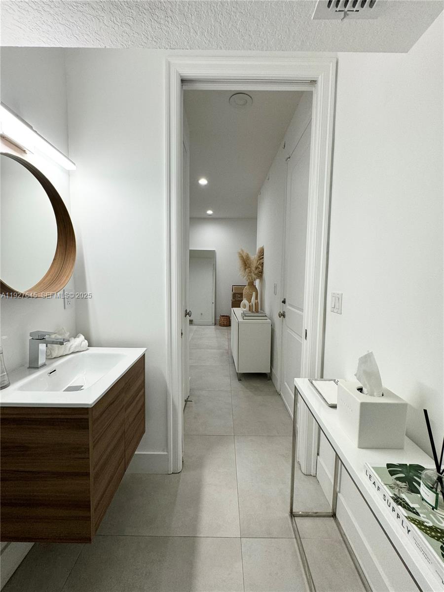 SUNBURST PROPERTIES DEVEL - Residential Lease