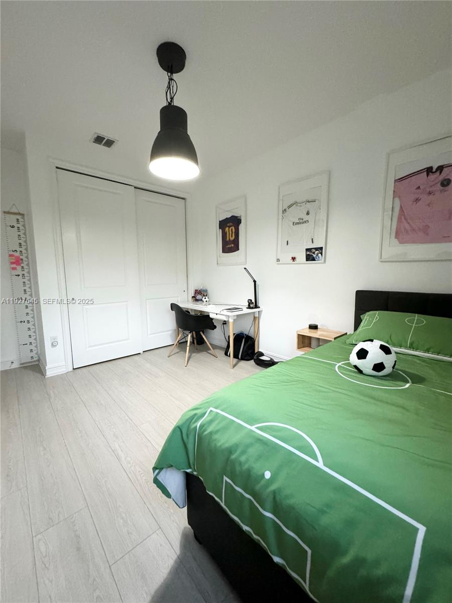 SUNBURST PROPERTIES DEVEL - Residential Lease