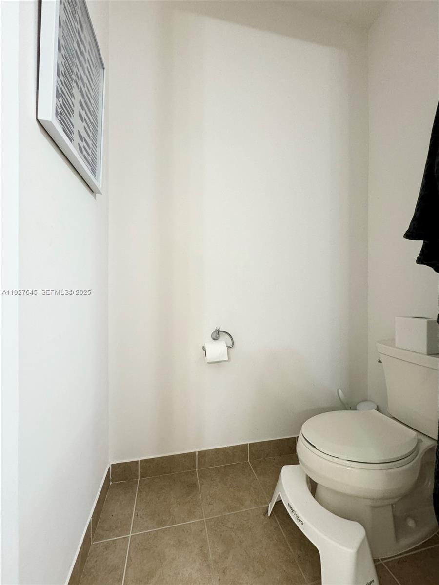 SUNBURST PROPERTIES DEVEL - Residential Lease