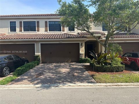 13017 S Riverwalk Cir S Plantation FL 33325