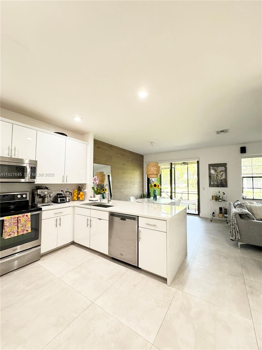 SUNBURST PROPERTIES DEVEL - Residential Lease