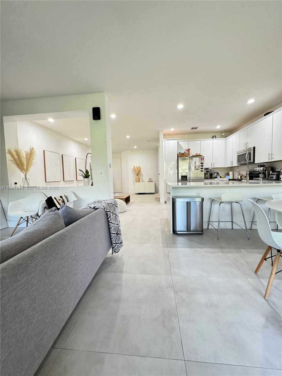 SUNBURST PROPERTIES DEVEL - Residential Lease