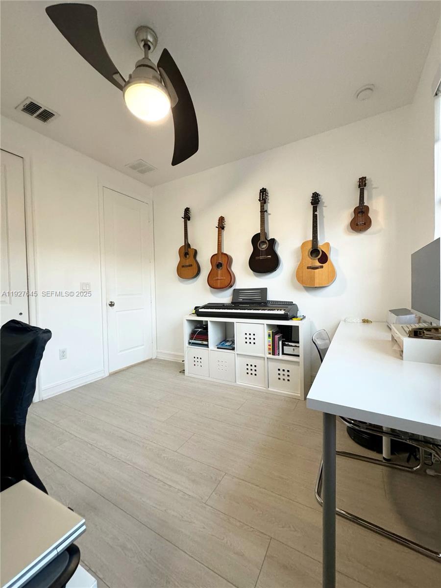 SUNBURST PROPERTIES DEVEL - Residential Lease