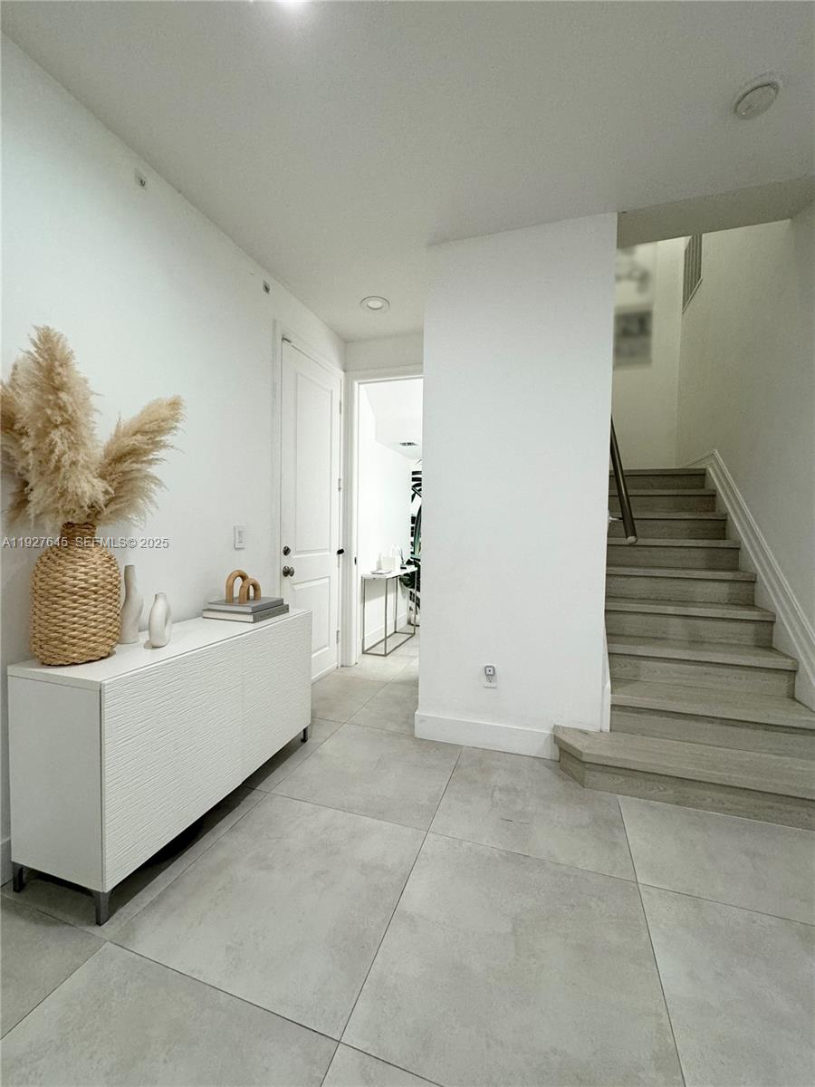 SUNBURST PROPERTIES DEVEL - Residential Lease