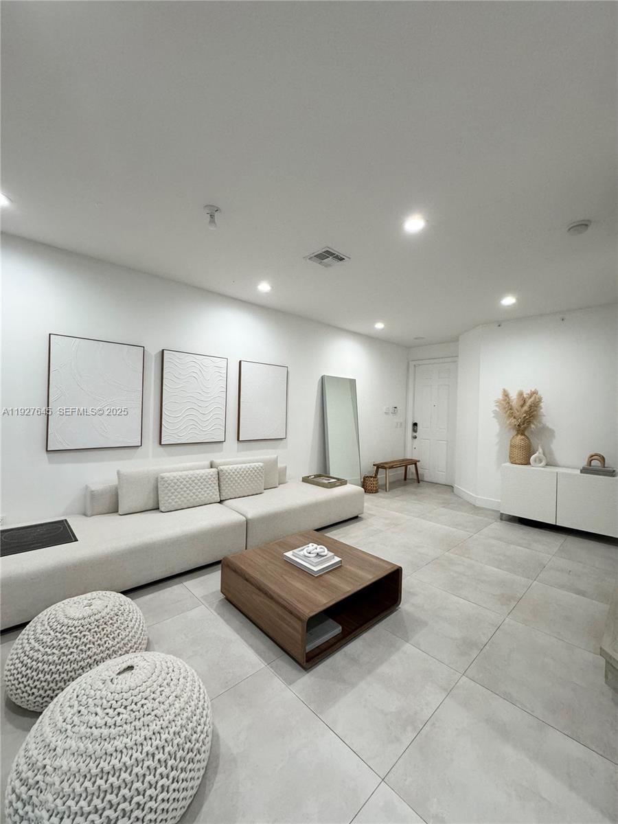 SUNBURST PROPERTIES DEVEL - Residential Lease