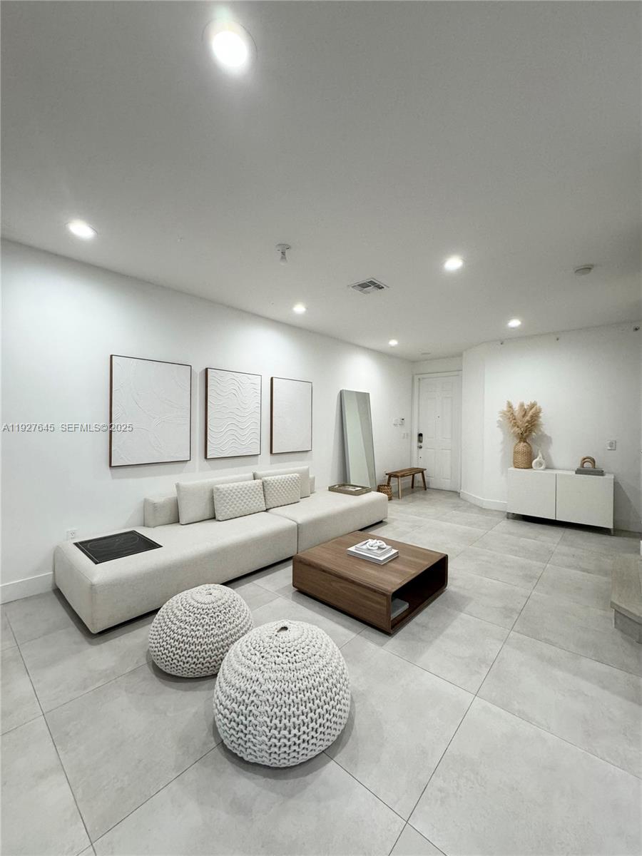 SUNBURST PROPERTIES DEVEL - Residential Lease