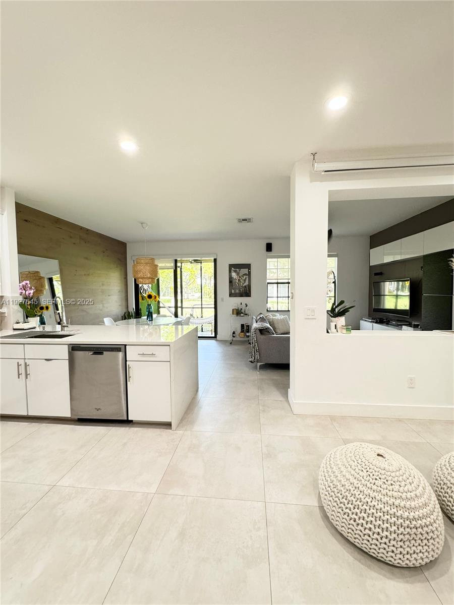 SUNBURST PROPERTIES DEVEL - Residential Lease