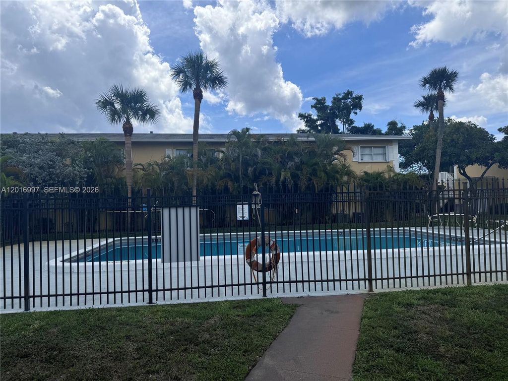 Photo of 410 SE 2nd Ave #21, Deerfield Beach, FL 33441 (MLS # A12016997)