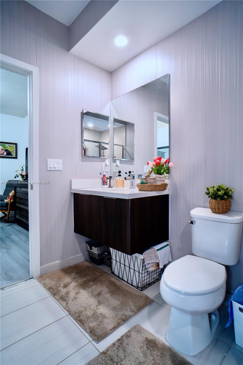 APEX AT PARK CENTRAL COND - Residential