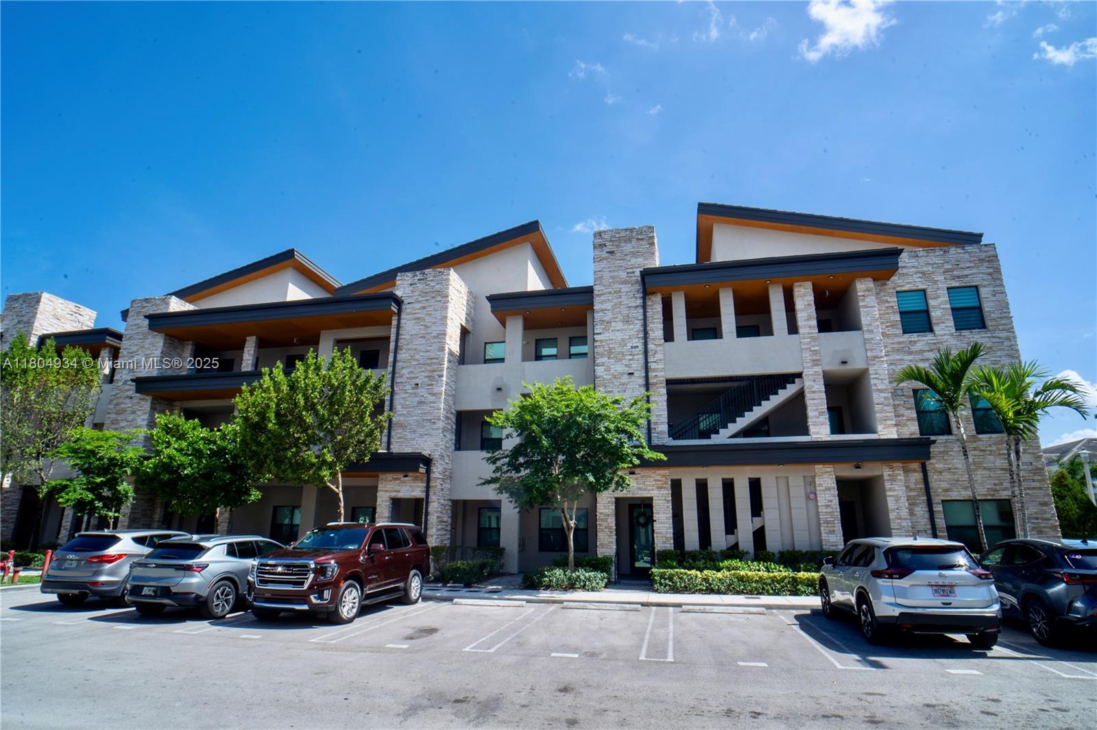 APEX AT PARK CENTRAL COND - Residential