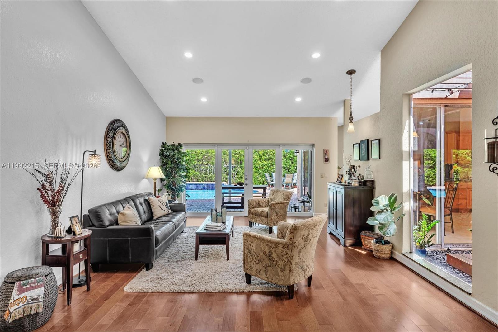 EMBASSY LAKES - Residential