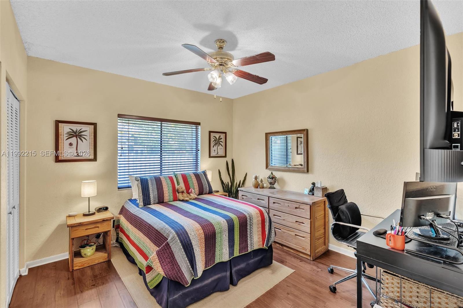 EMBASSY LAKES - Residential