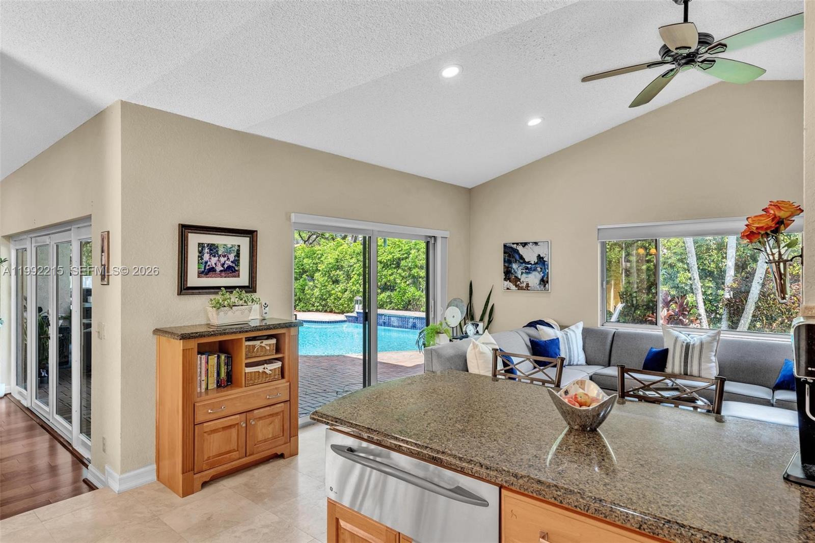 EMBASSY LAKES - Residential