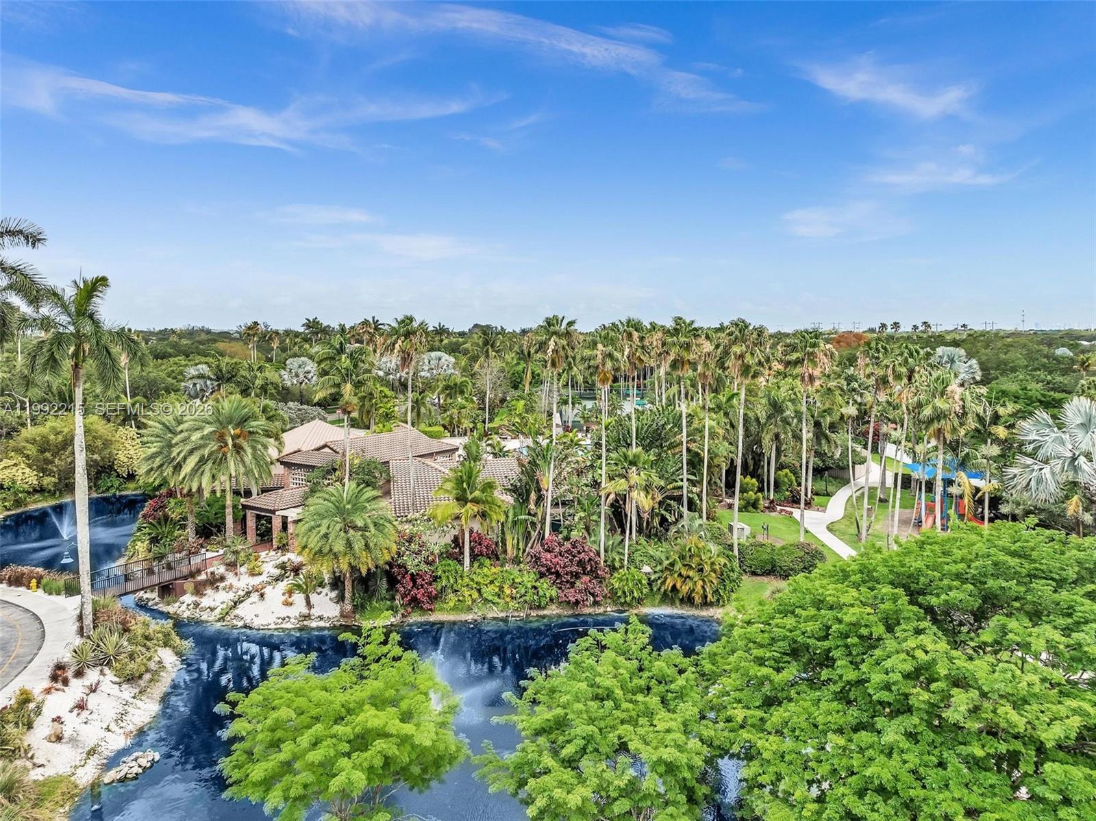 EMBASSY LAKES - Residential