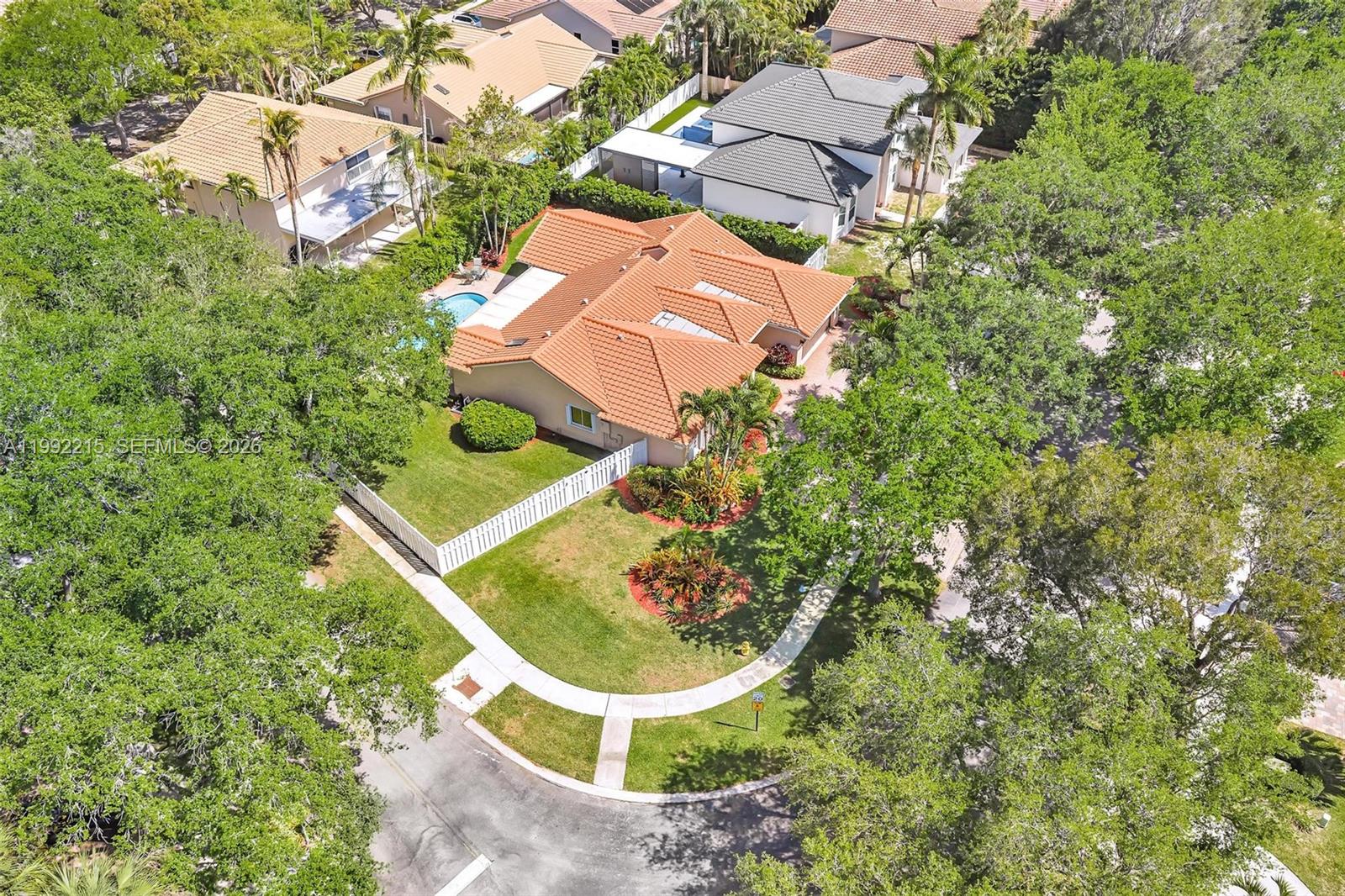 EMBASSY LAKES - Residential