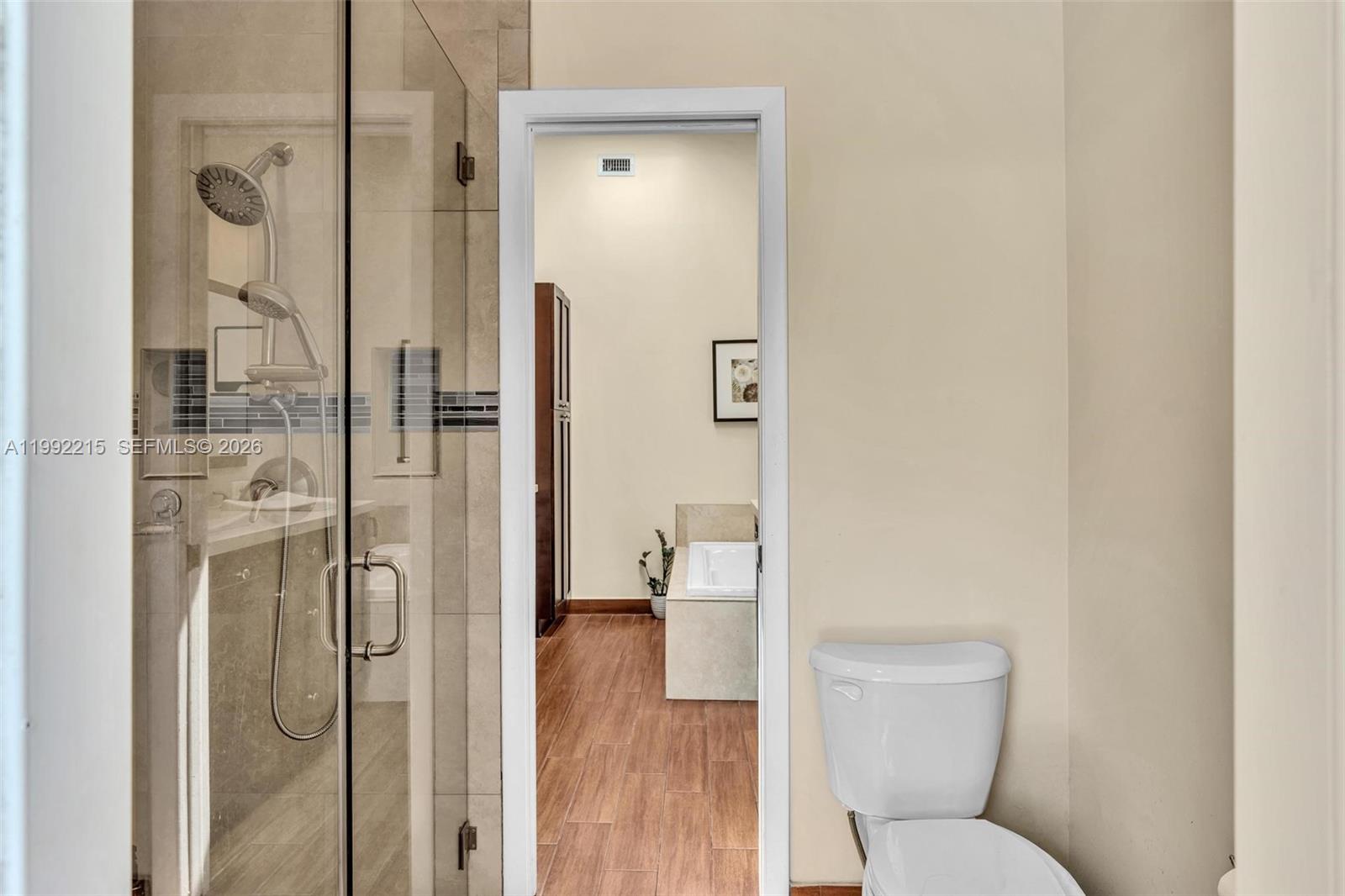 EMBASSY LAKES - Residential