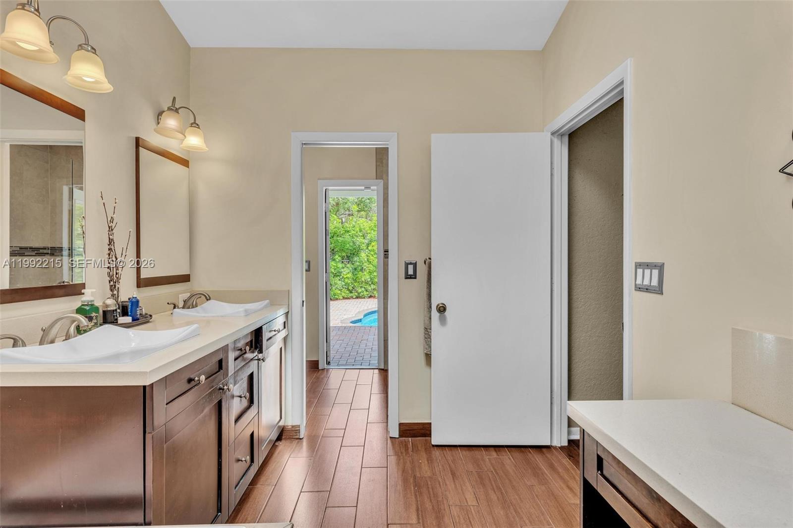 EMBASSY LAKES - Residential