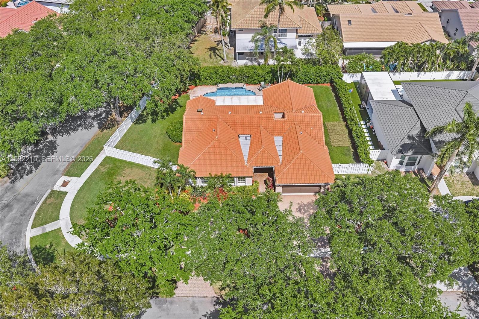 EMBASSY LAKES - Residential