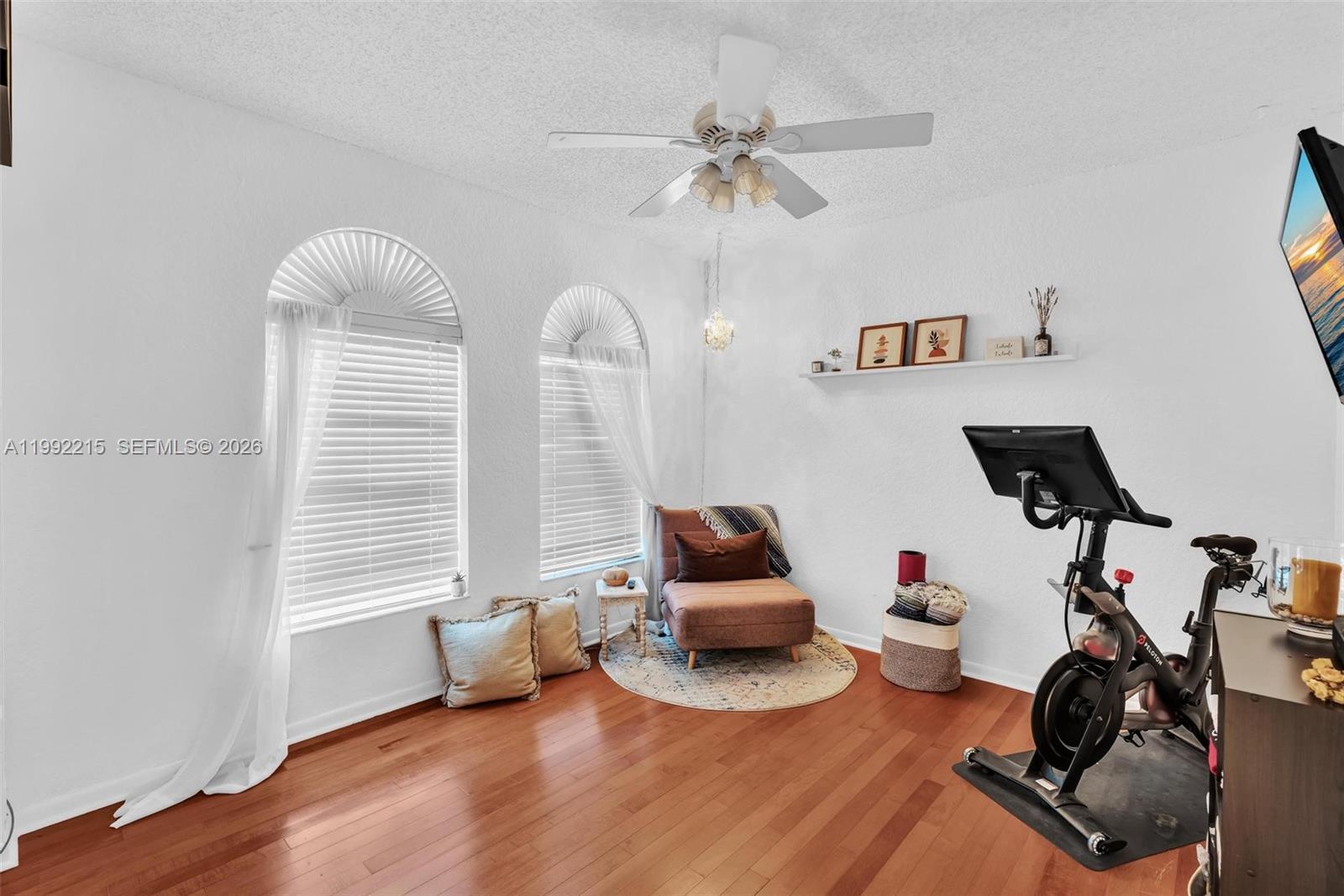 EMBASSY LAKES - Residential