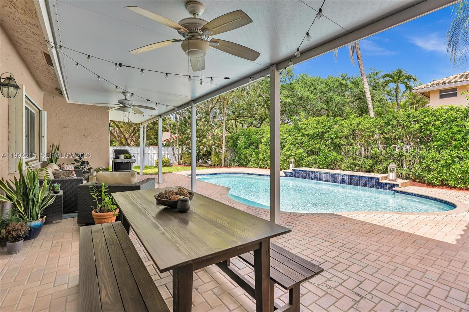 EMBASSY LAKES - Residential