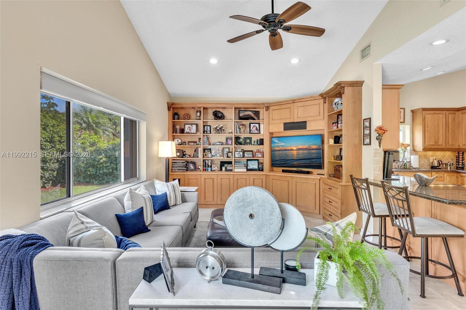 EMBASSY LAKES - Residential