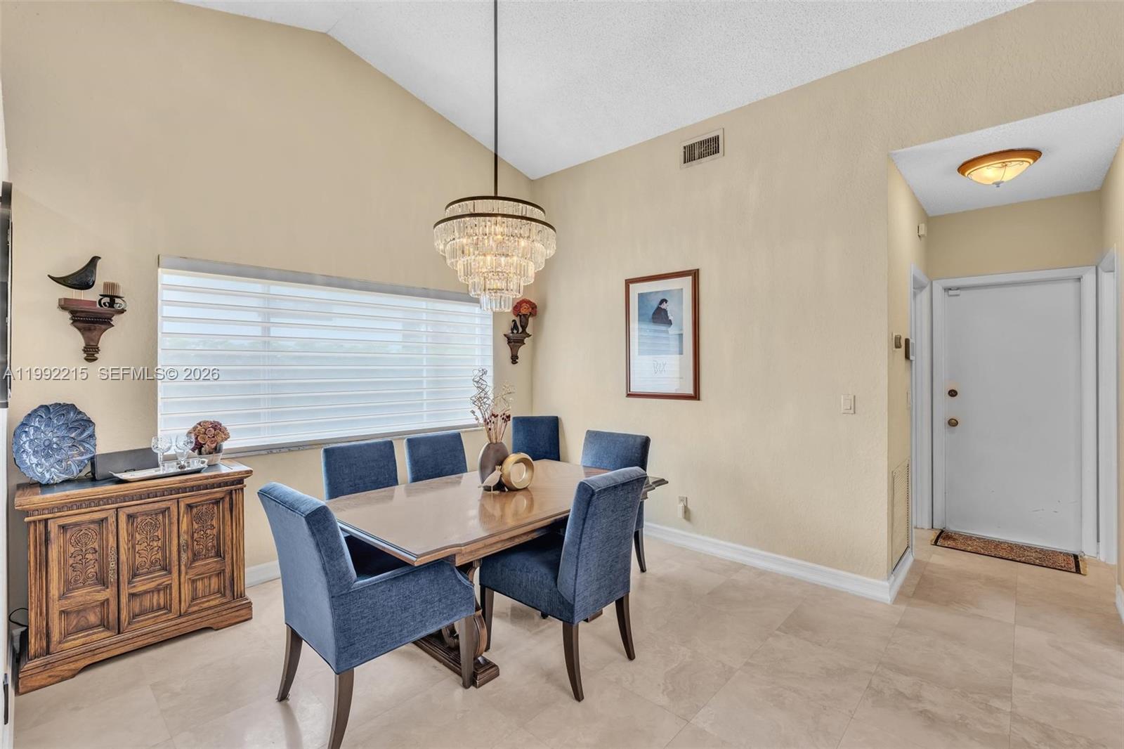 EMBASSY LAKES - Residential