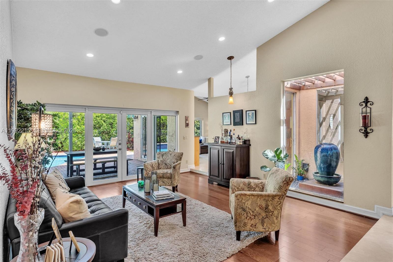 EMBASSY LAKES - Residential