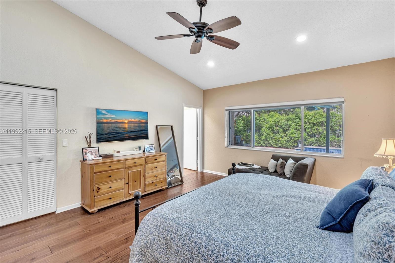 EMBASSY LAKES - Residential