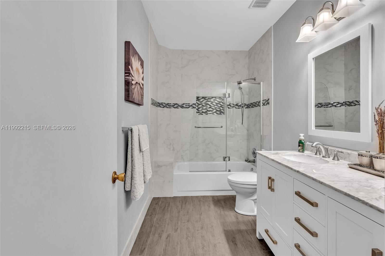 EMBASSY LAKES - Residential