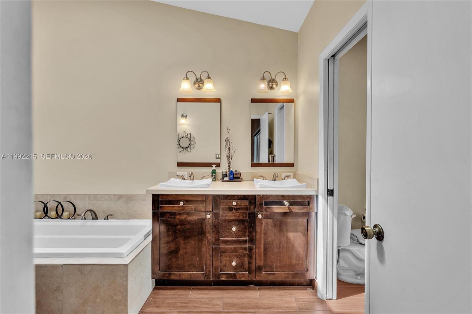 EMBASSY LAKES - Residential