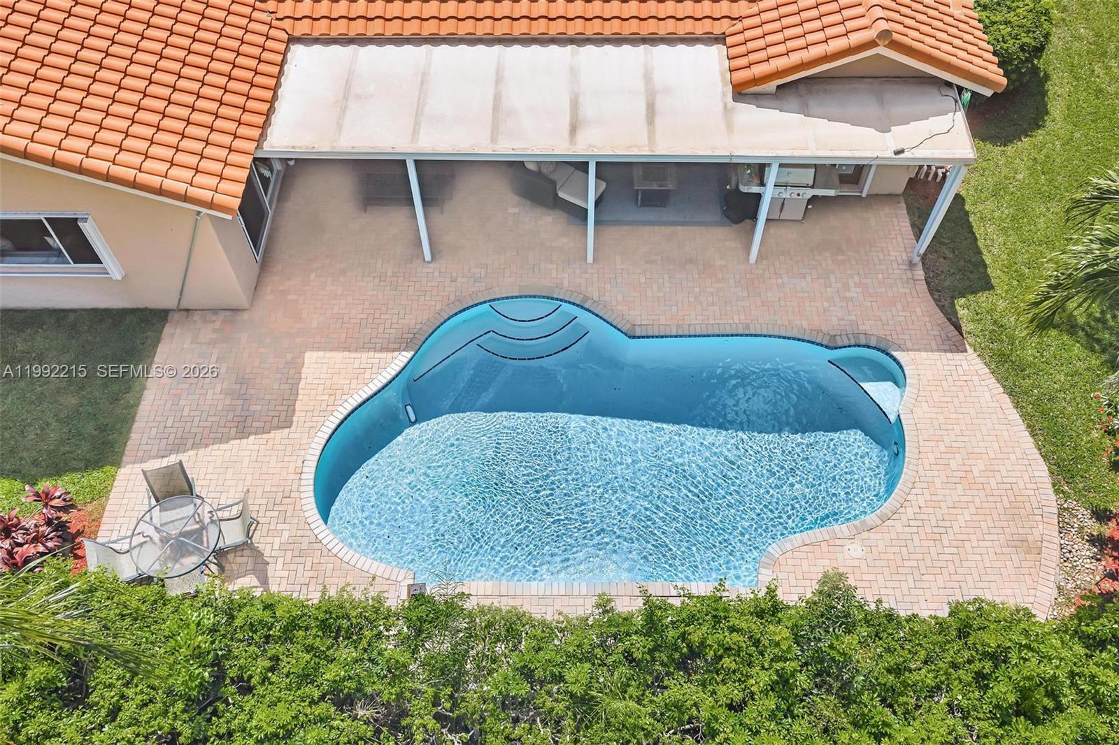 EMBASSY LAKES - Residential