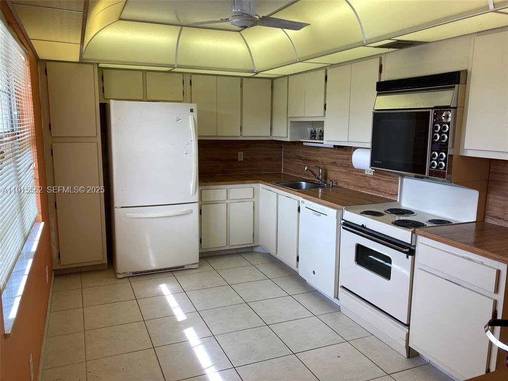 NO 96 PALM-AIRE COUNTRY C - Residential