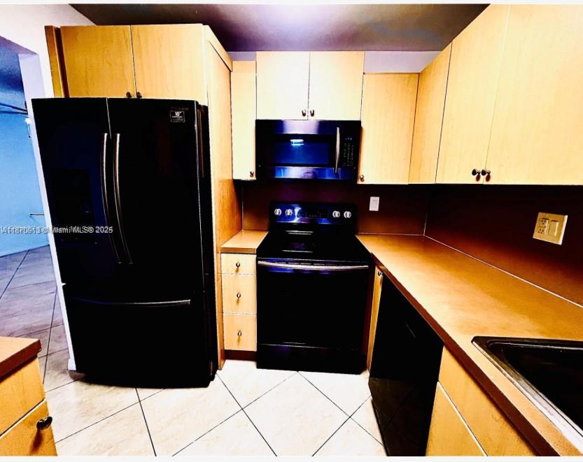 MILLER GARDENS CONDO - Residential Lease