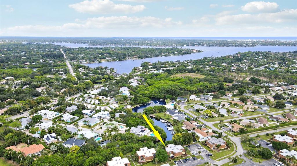 Photo of 110 N Delaware Blvd #18B, Jupiter, FL 33458 (MLS # A11910330)