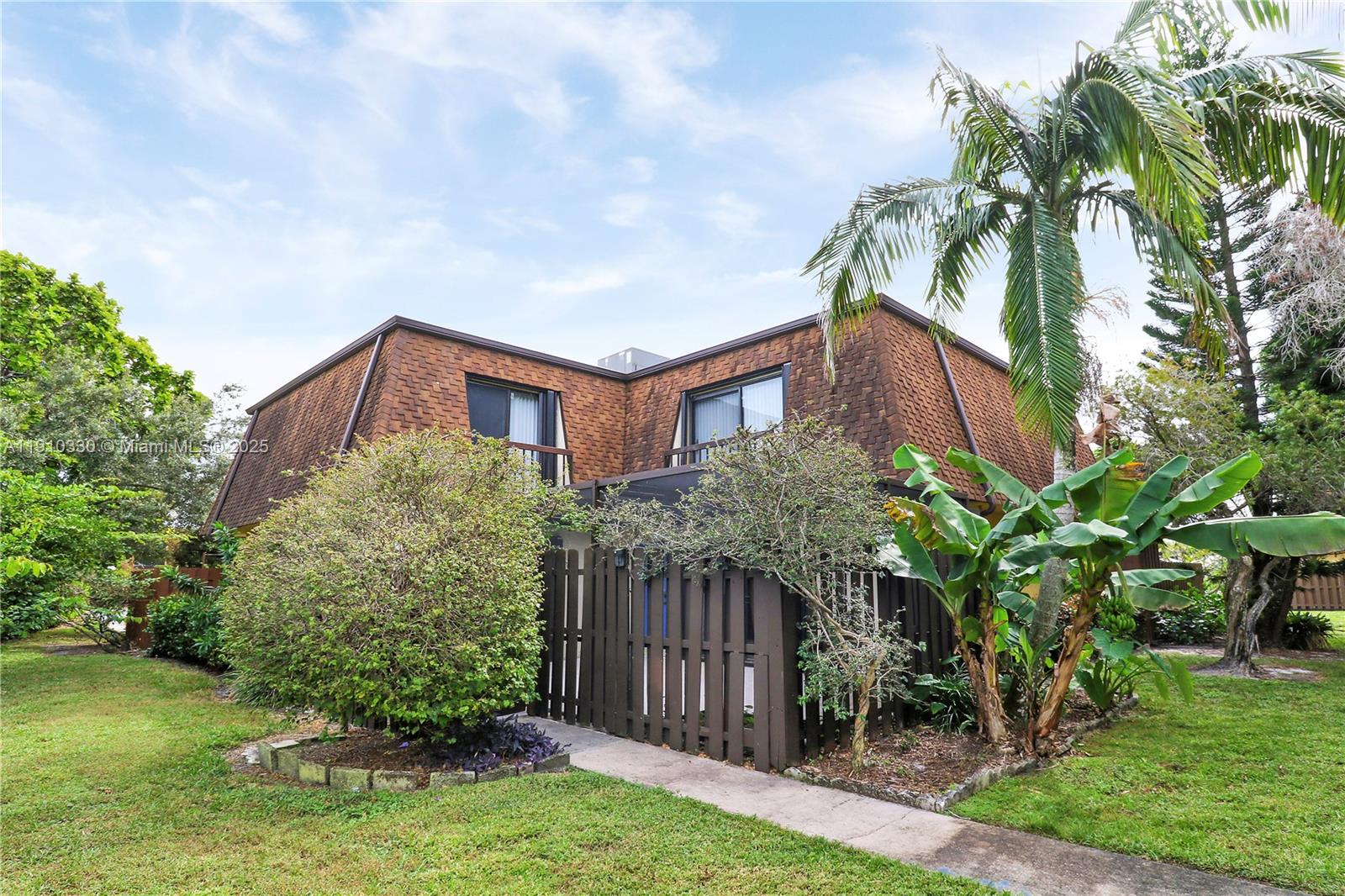 110 N Delaware Blvd 18B