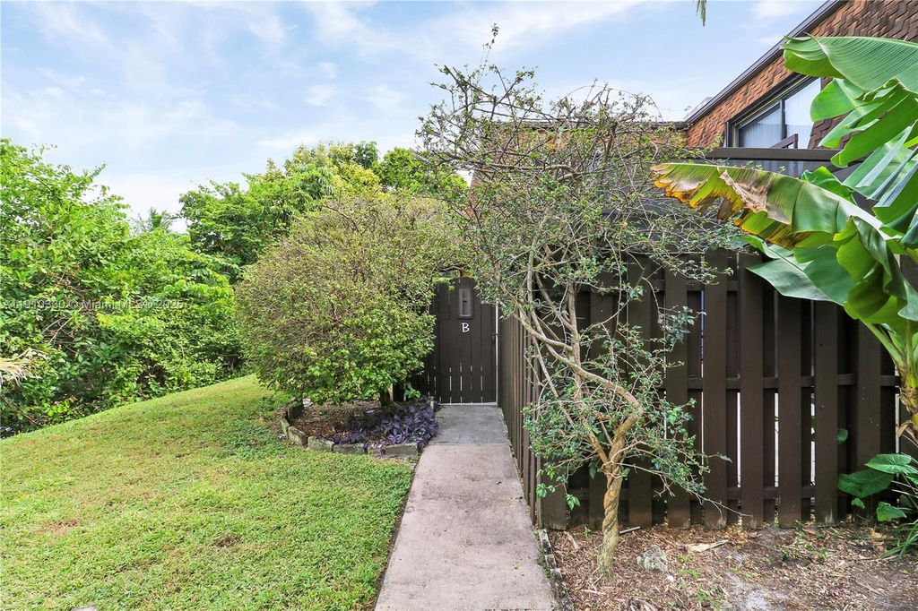 Photo of 110 N Delaware Blvd #18B, Jupiter, FL 33458 (MLS # A11910330)