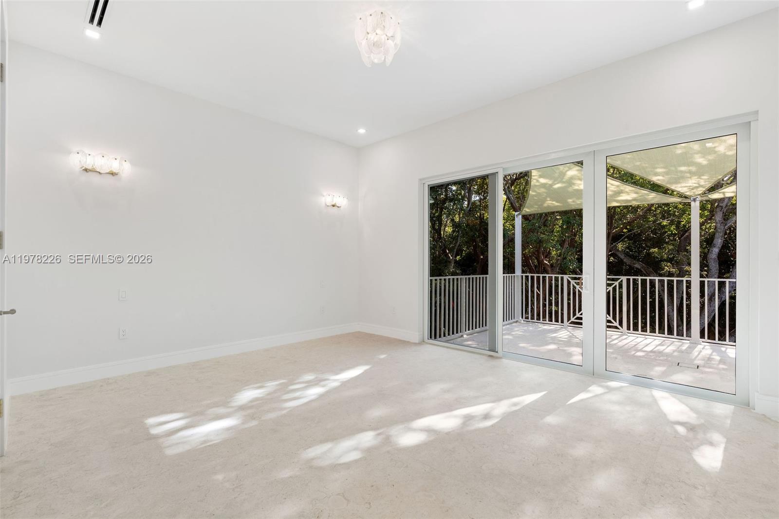 PLANTATION BEACH - Residential