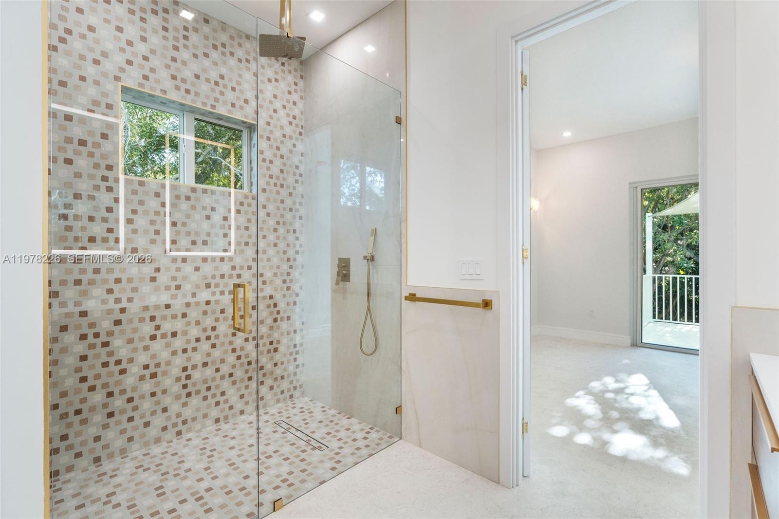 PLANTATION BEACH - Residential