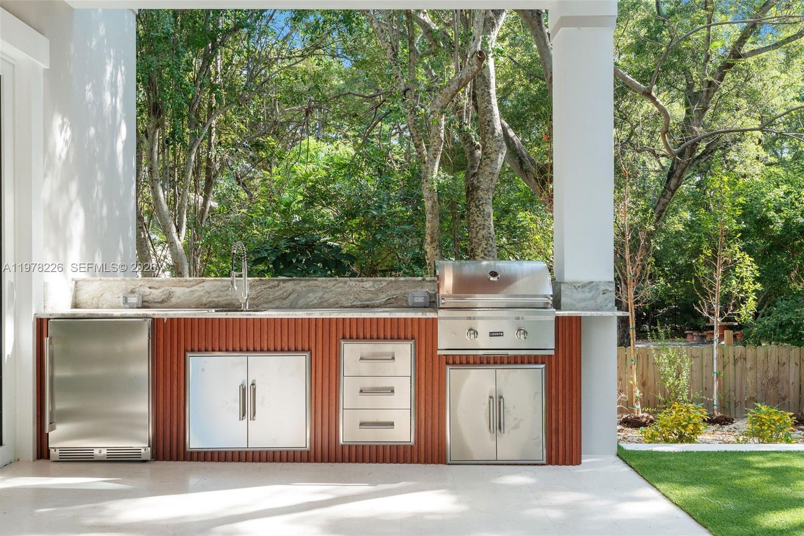 PLANTATION BEACH - Residential